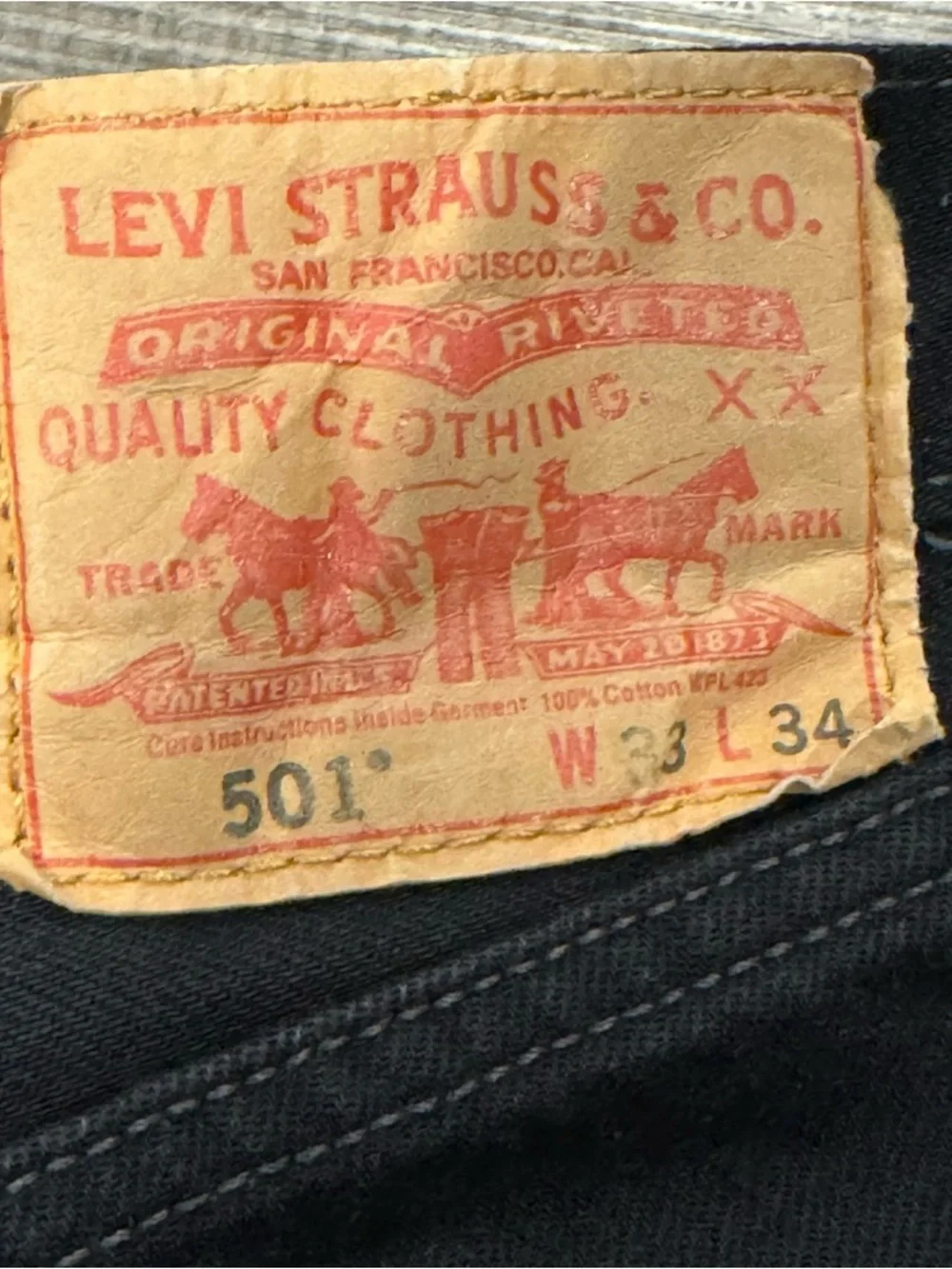 Levis 501 Button Fly Jeans Mens 33 x 34 Black Straight Leg 100% Cotton Denim